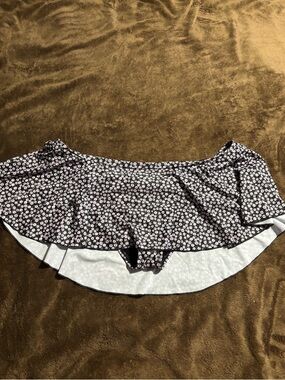 No Boundaries Black Swim Skirt with Pink and White Daisy Print Size XXL
